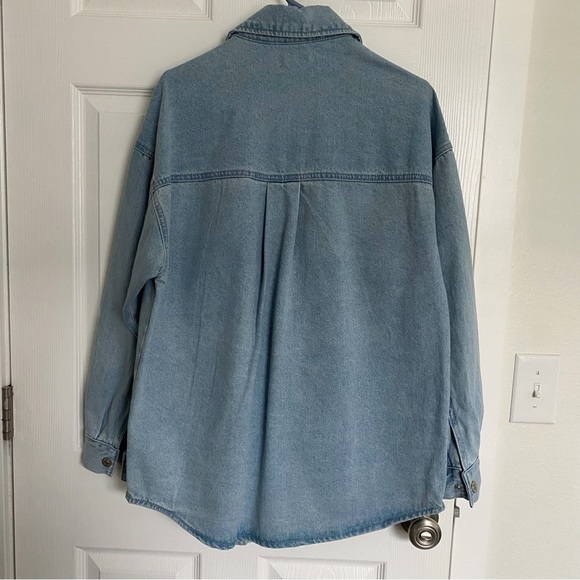 Forever 21 Denim Curved-Hem Shacket Size Small - Picture 6 of 11
